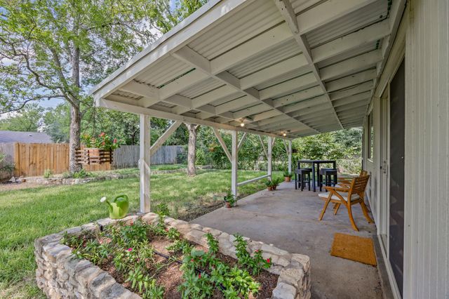 3205 Whites DR, Austin, TX 78735