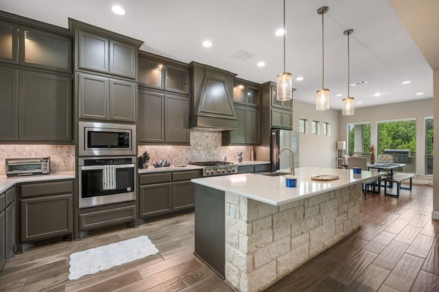 6705 Liberty Grotto CT, Jonestown, TX 78645