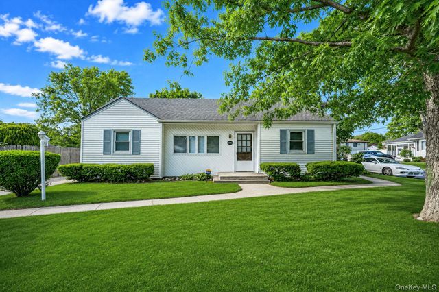 129 Shaber Road, Patchogue, NY 11772