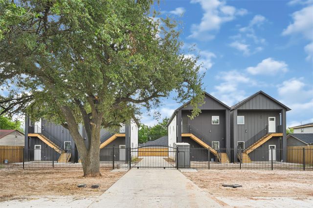 418 Clinton Park Street 1-4, Houston, TX 77029