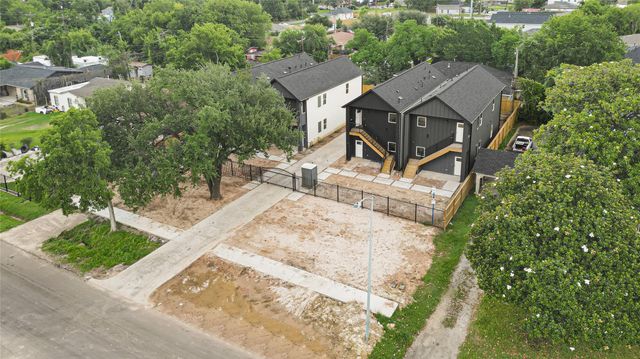418 Clinton Park Street 1-4, Houston, TX 77029