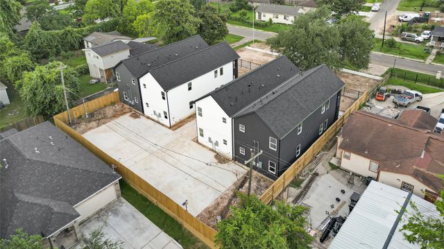 418 Clinton Park Street 1-4, Houston, TX 77029