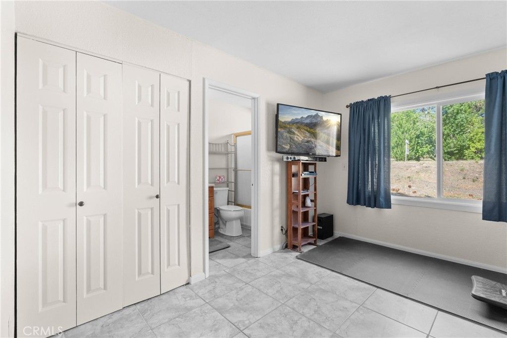 Image 20 of property listing at 26707 Swallowhill, Wrightwood, CA 92397