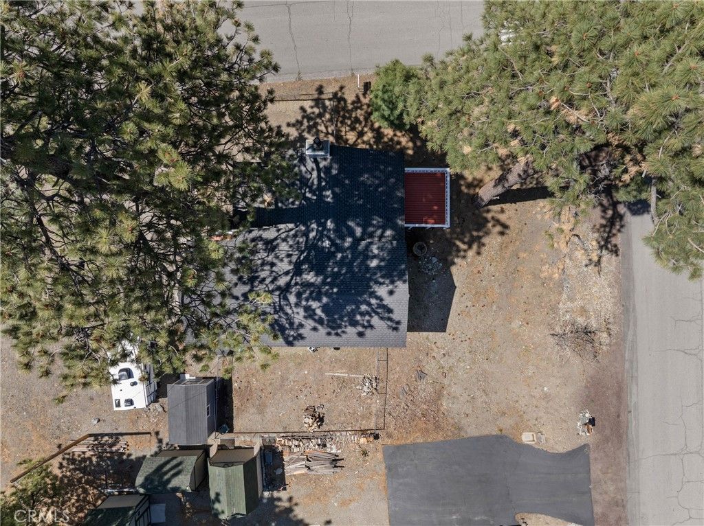 Image 22 of property listing at 26707 Swallowhill, Wrightwood, CA 92397