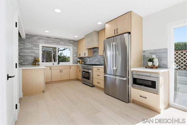 2003 Caminito Circulo Norte, La Jolla, CA 92037