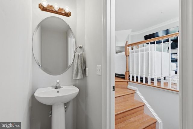 8110 CERROMAR WAY, Gainesville, VA 20155
