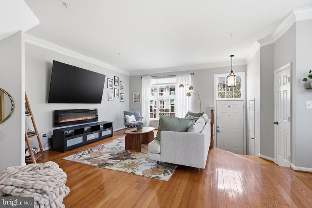 8110 CERROMAR WAY, Gainesville, VA 20155