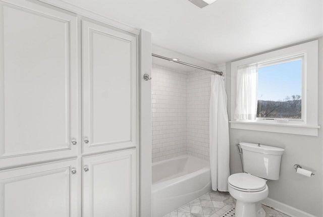 5228 County P Road, Cross Plains, WI 53528