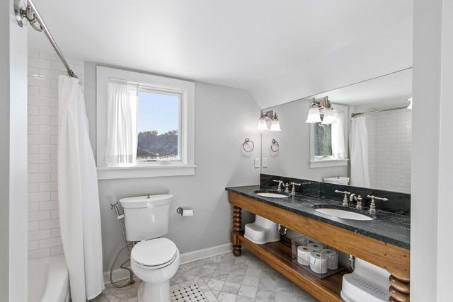 5228 County P Road, Cross Plains, WI 53528