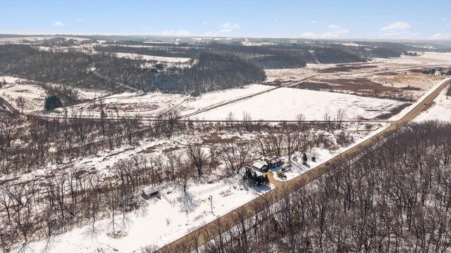 5228 County P Road, Cross Plains, WI 53528