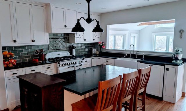 5228 County P Road, Cross Plains, WI 53528