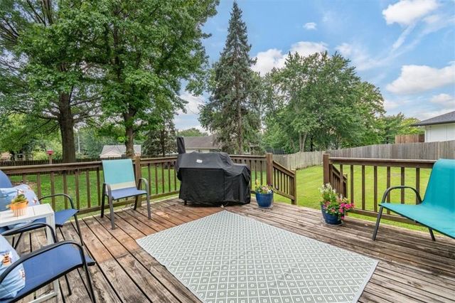 3613 SW 11th Street, Blue Springs, MO 64015