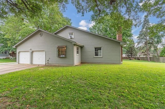 3613 SW 11th Street, Blue Springs, MO 64015