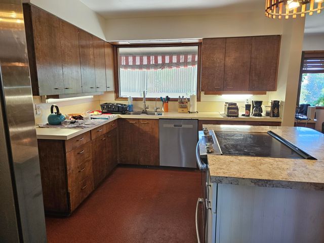 2030 Van Ness Avenue, Klamath Falls, OR 97601