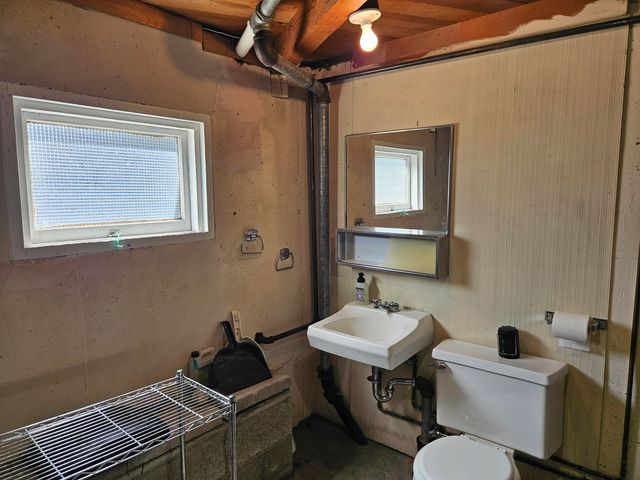2030 Van Ness Avenue, Klamath Falls, OR 97601