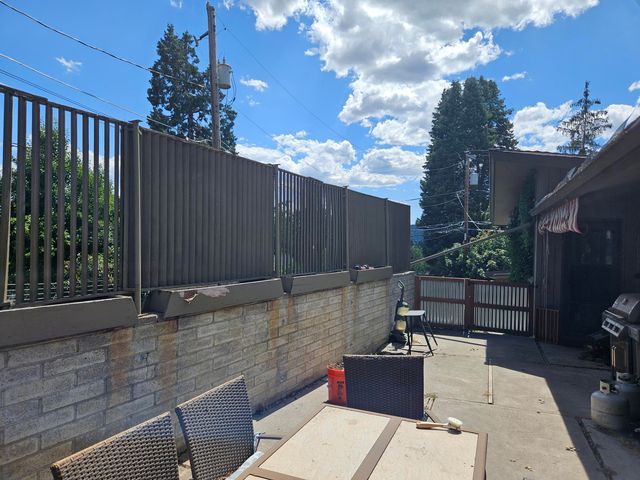 2030 Van Ness Avenue, Klamath Falls, OR 97601