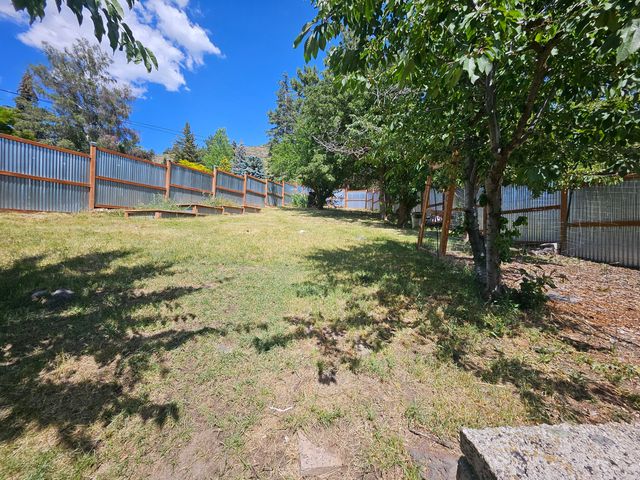2030 Van Ness Avenue, Klamath Falls, OR 97601