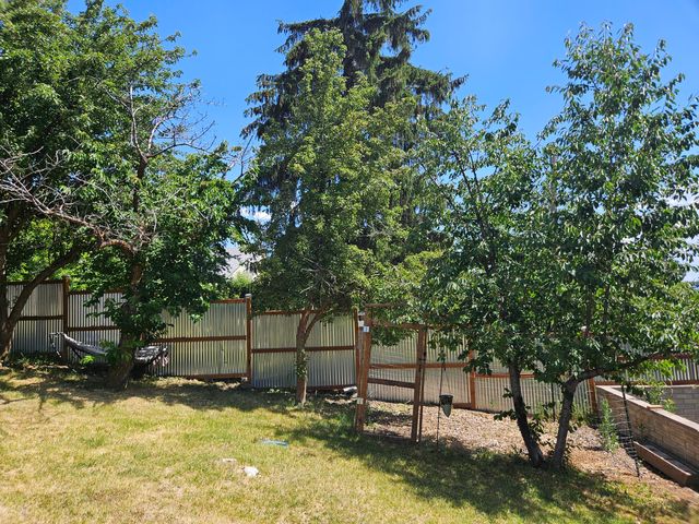 2030 Van Ness Avenue, Klamath Falls, OR 97601