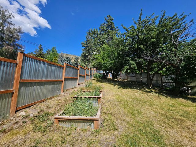 2030 Van Ness Avenue, Klamath Falls, OR 97601