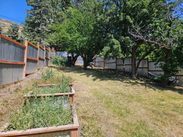 2030 Van Ness Avenue, Klamath Falls, OR 97601