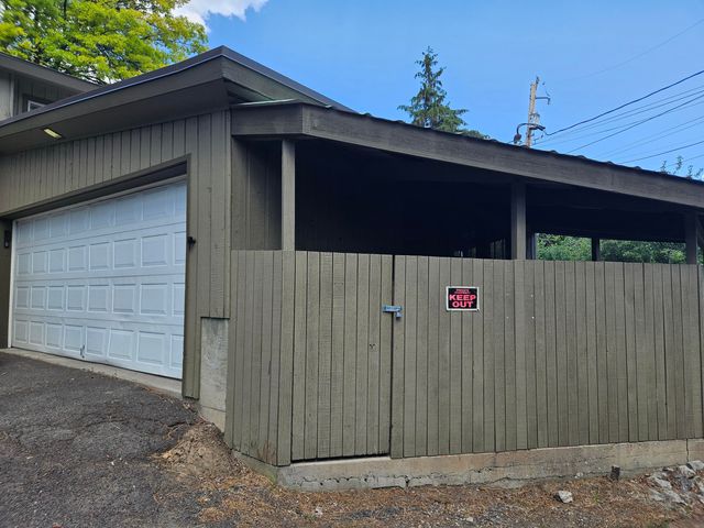 2030 Van Ness Avenue, Klamath Falls, OR 97601