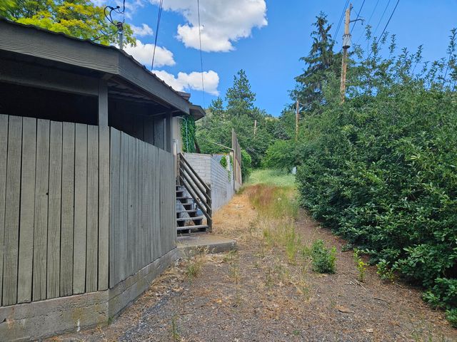 2030 Van Ness Avenue, Klamath Falls, OR 97601