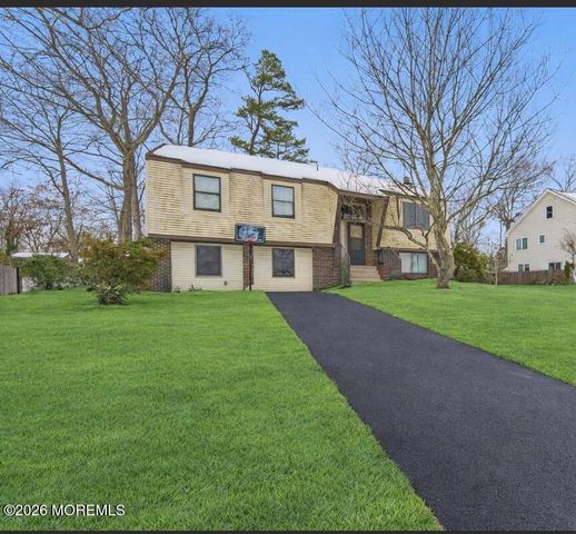 10 Cambridge Drive, Jackson, NJ 08527