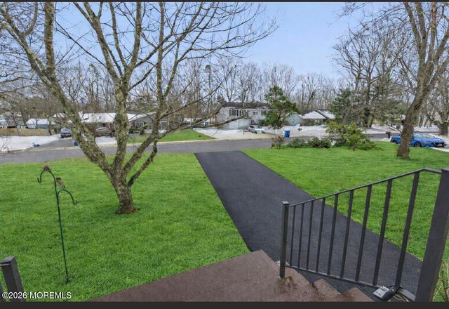 10 Cambridge Drive, Jackson, NJ 08527