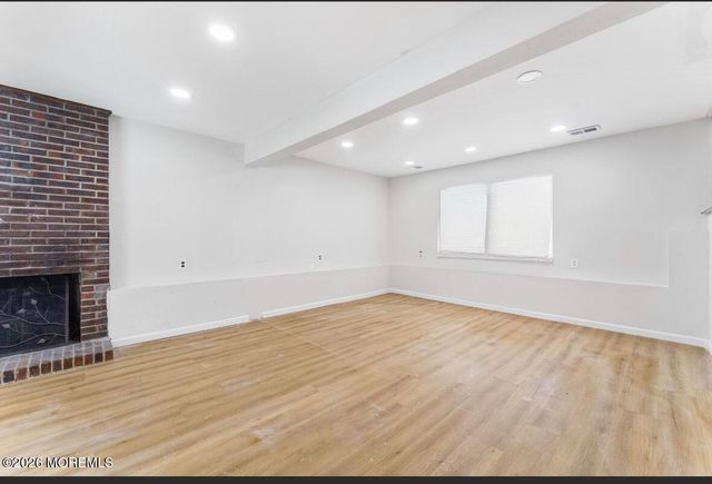 10 Cambridge Drive, Jackson, NJ 08527