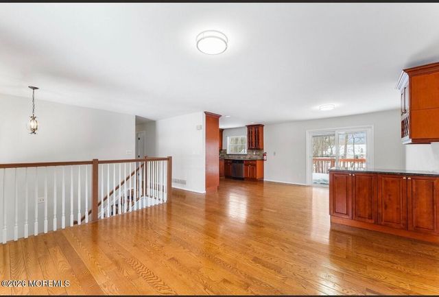 10 Cambridge Drive, Jackson, NJ 08527