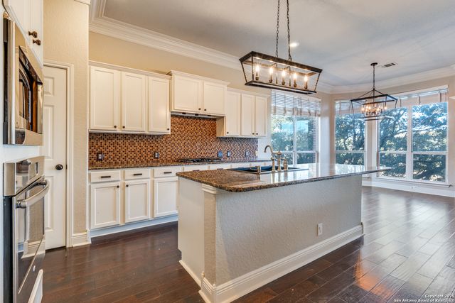 3327 Monarch, San Antonio, TX 78259