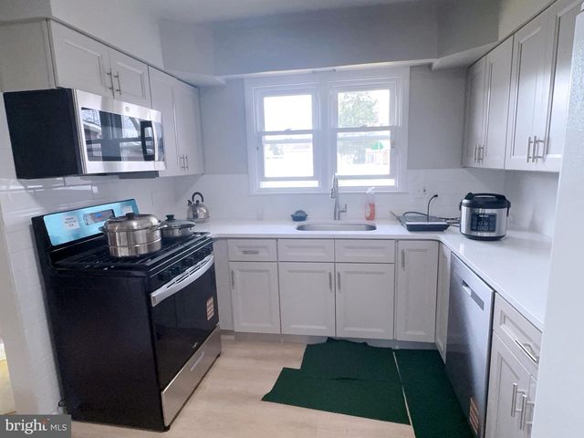 277 WILLOW DR, Cinnaminson, NJ 08077