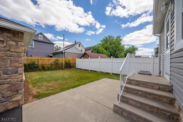 113 Arthur St, Linden City, NJ 07036
