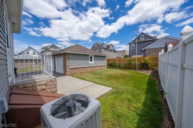 113 Arthur St, Linden City, NJ 07036