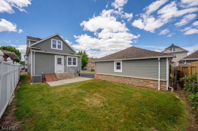113 Arthur St, Linden City, NJ 07036