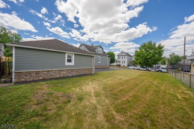 113 Arthur St, Linden City, NJ 07036