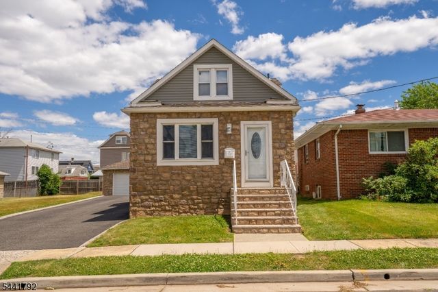 113 Arthur St, Linden City, NJ 07036