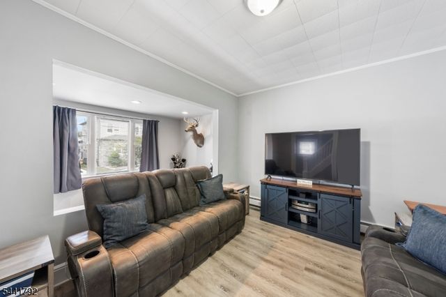113 Arthur St, Linden City, NJ 07036