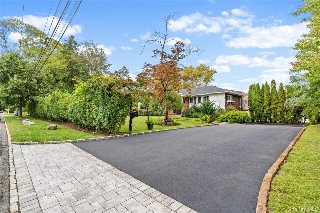6 Channel Drive, Great Neck, NY 11024 — photo 4