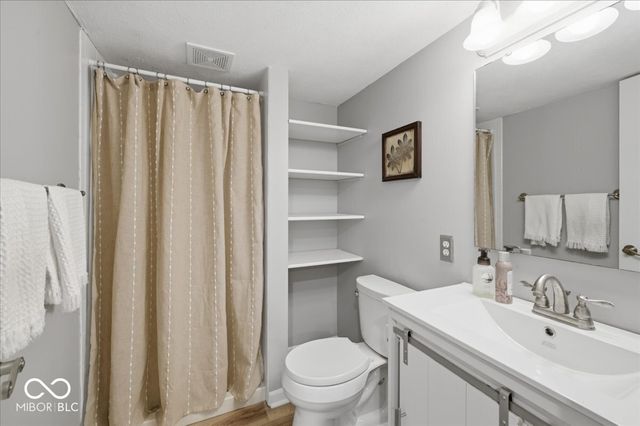 1465 Springmill Ponds Boulevard, Carmel, IN 46032