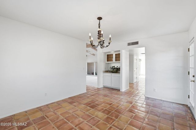 1041 E Calle Mariposa, Tucson, AZ 85718