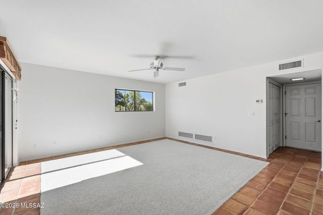 1041 E Calle Mariposa, Tucson, AZ 85718