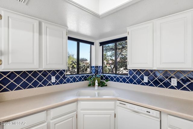 1041 E Calle Mariposa, Tucson, AZ 85718