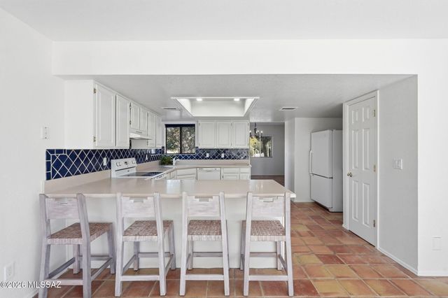 1041 E Calle Mariposa, Tucson, AZ 85718