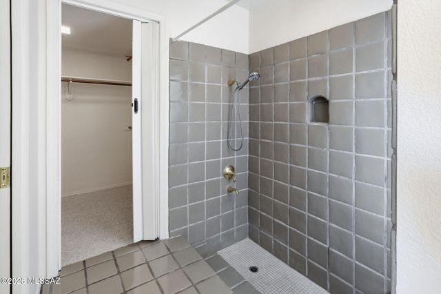 1041 E Calle Mariposa, Tucson, AZ 85718