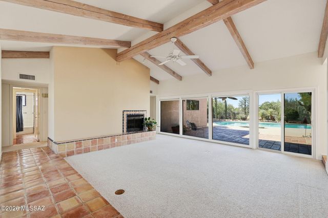 1041 E Calle Mariposa, Tucson, AZ 85718