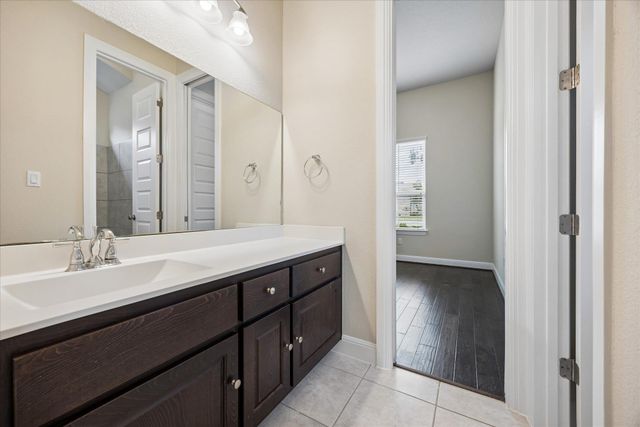 365 Arapaho DR, Kyle, TX 78640