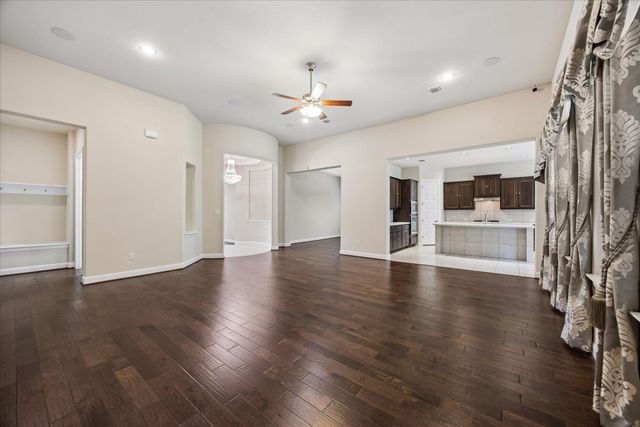 365 Arapaho DR, Kyle, TX 78640
