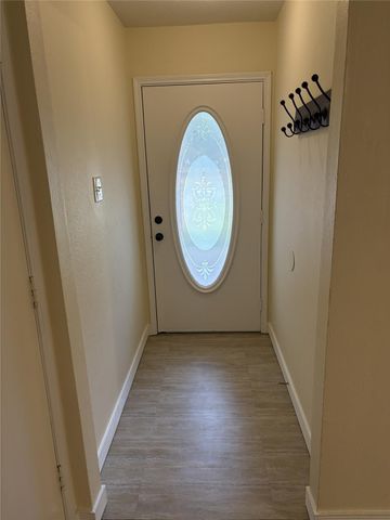 115 N Shirley Street, Alvin, TX 77511