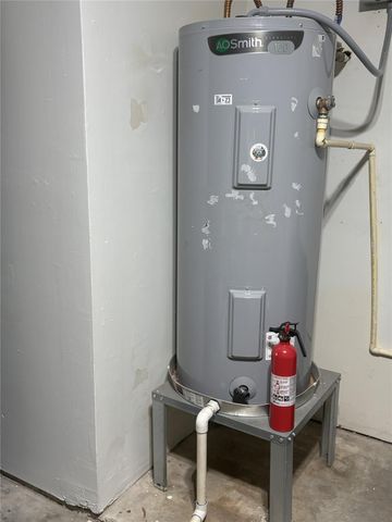 115 N Shirley Street, Alvin, TX 77511